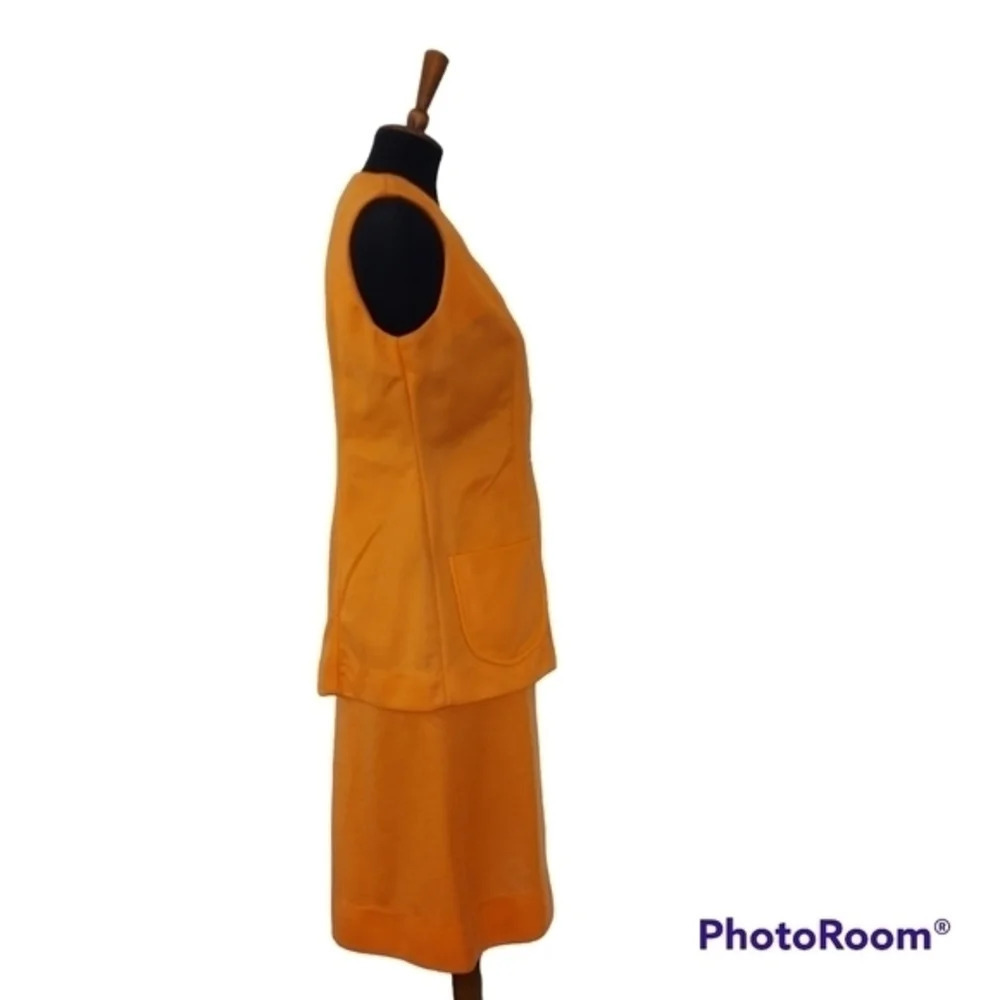 Vintage 60s 70s Ceeb Orange Knit Vest Skirt Set with sunshine yellow‎ buttons - Picture 4 of 14